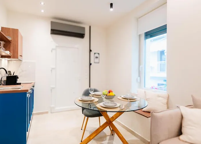 Apartament Theyardkavala *
