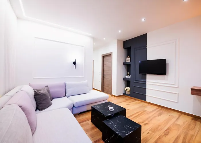 Apartament Theyardkavala *
